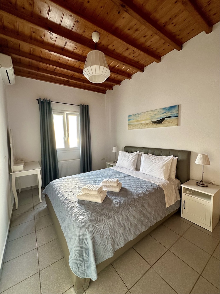 Apartment, 2 Bedrooms, Sea View photo 1