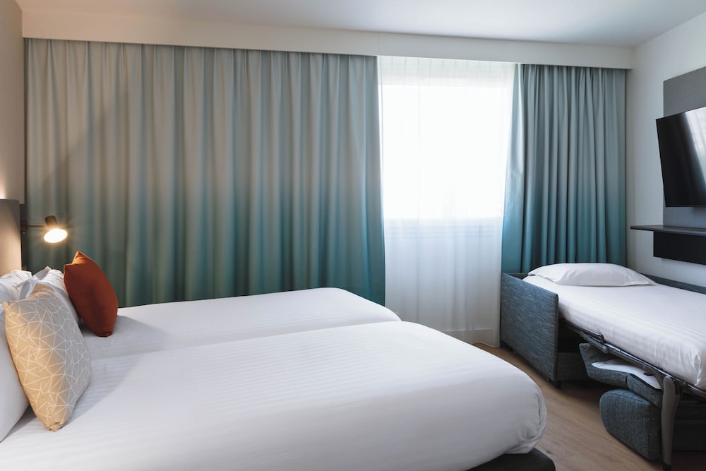 Standard Room, Multiple Beds - Photo 5