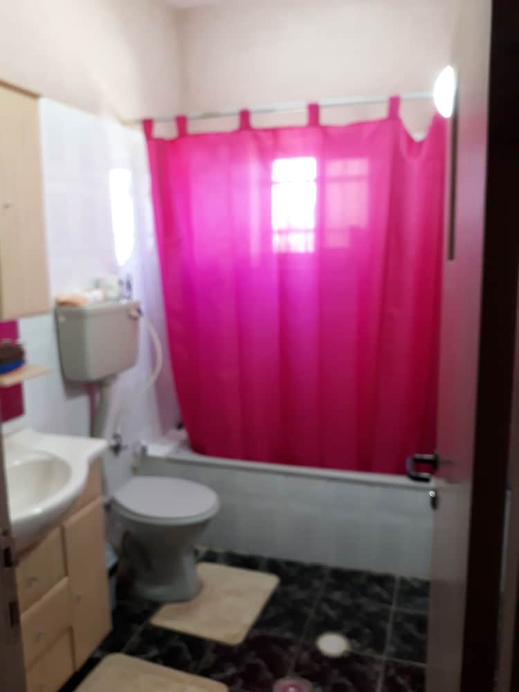 Double Room, 1 Queen Bed, Shared Bathroom photo 3