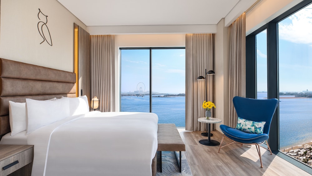 Suite, 1 King Bed with Sofa bed, Balcony, Beachfront (Beachfront)