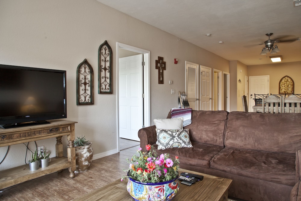 Two Bedroom Condo - Lower Level (Ground) 42 photo 2
