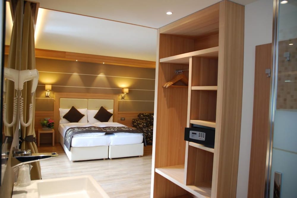 Superior Double or Twin Room photo 1