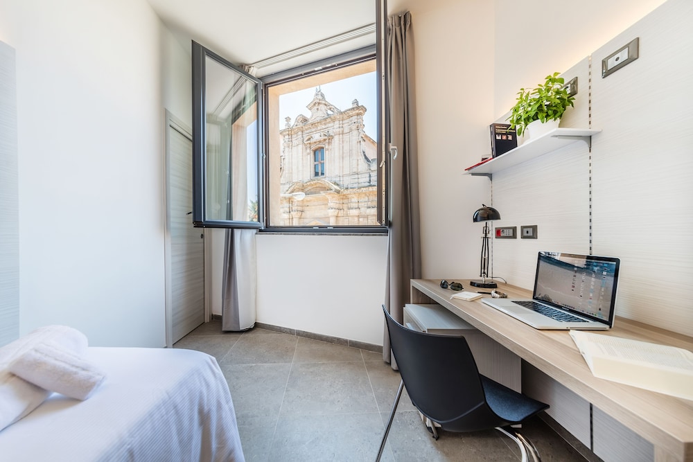 Superior Double Room Single Use photo 2