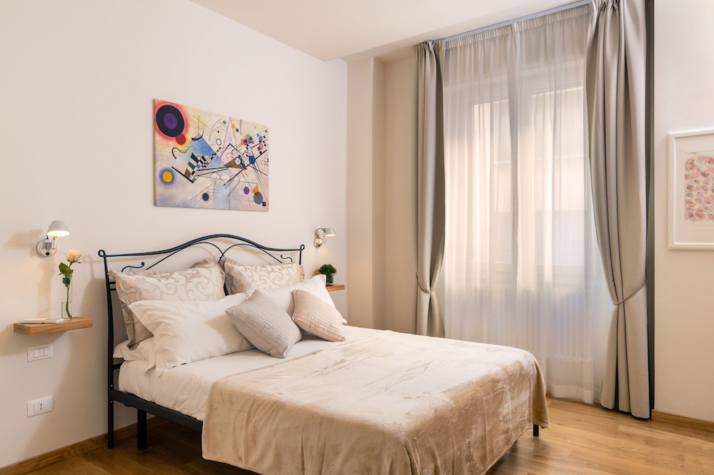 Apartment photo 2