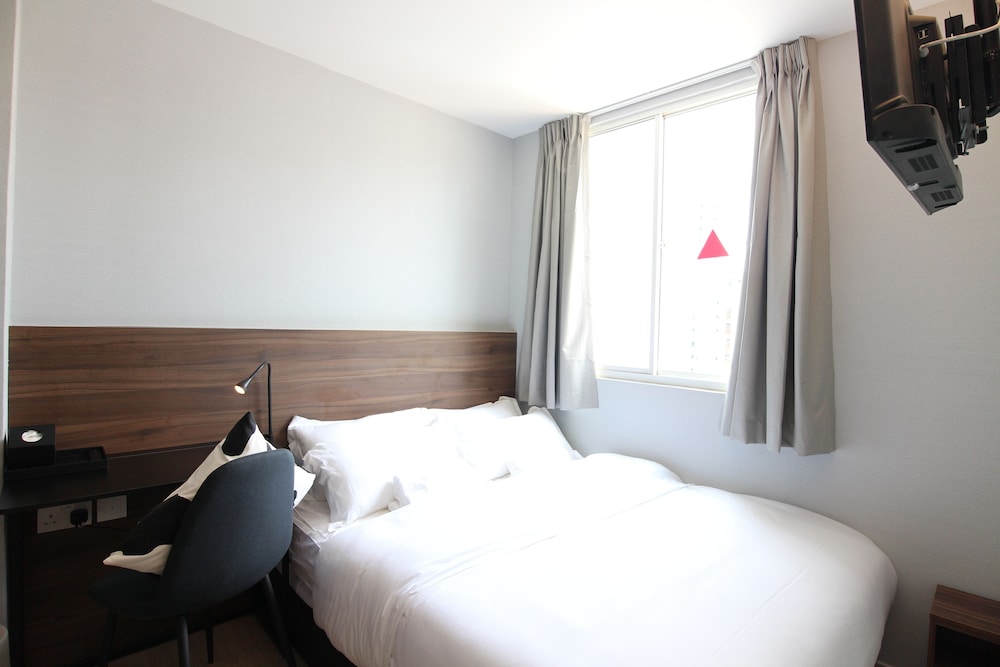 Quad Room, 5Hours: 9AM - 2PM photo 3