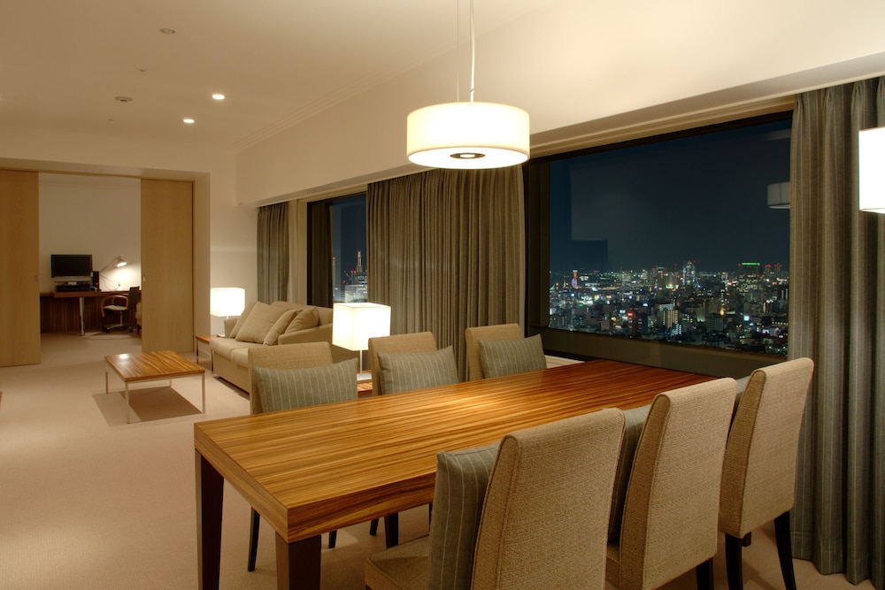 Suite, 2 Bedrooms, Business Lounge Access, City View