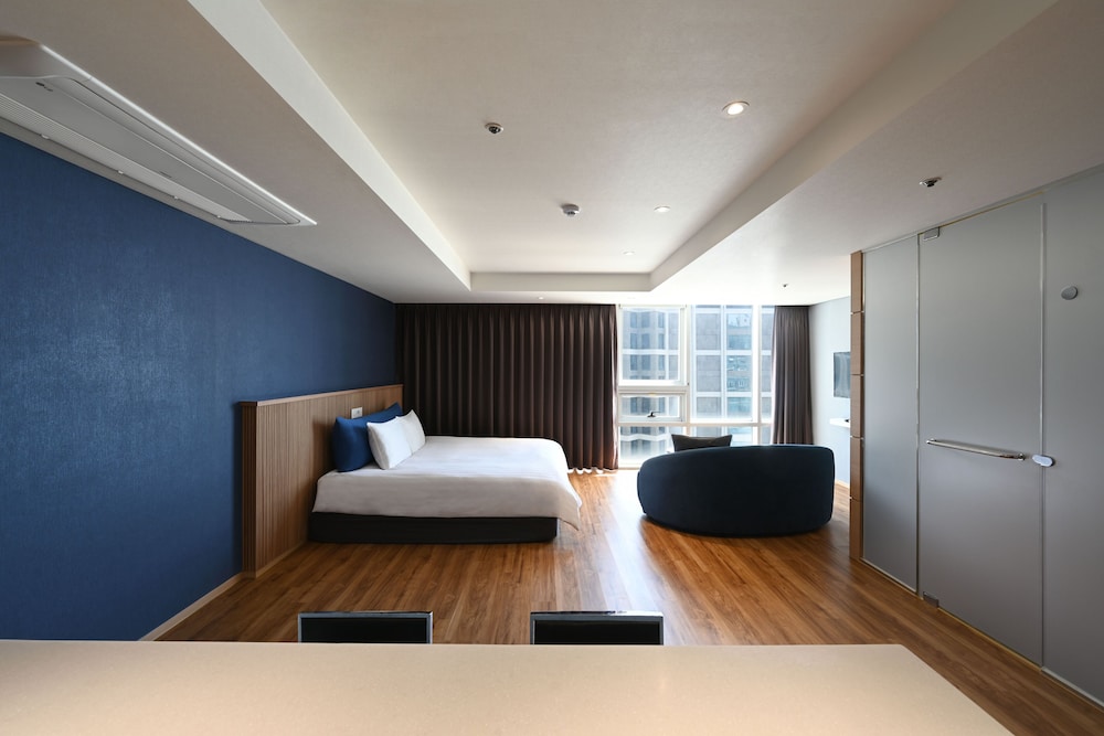 Executive Suite (No View)