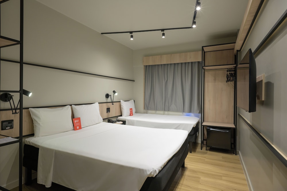 Room, Multiple Beds photo 3