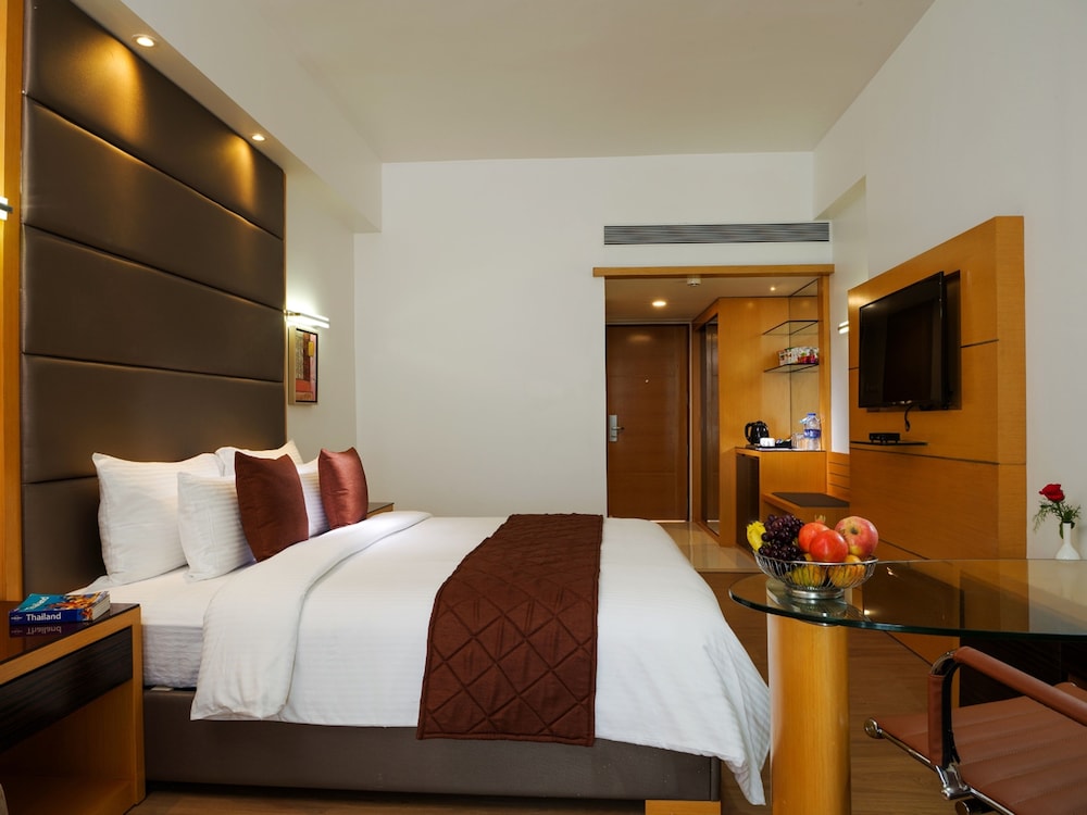 Deluxe Double Room, 1 Bedroom, Accessible, City View