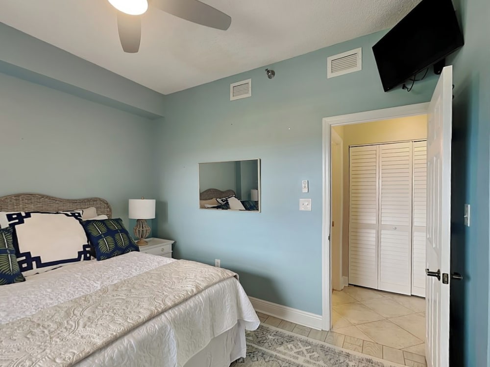 Condo (2 Bedrooms) photo 3