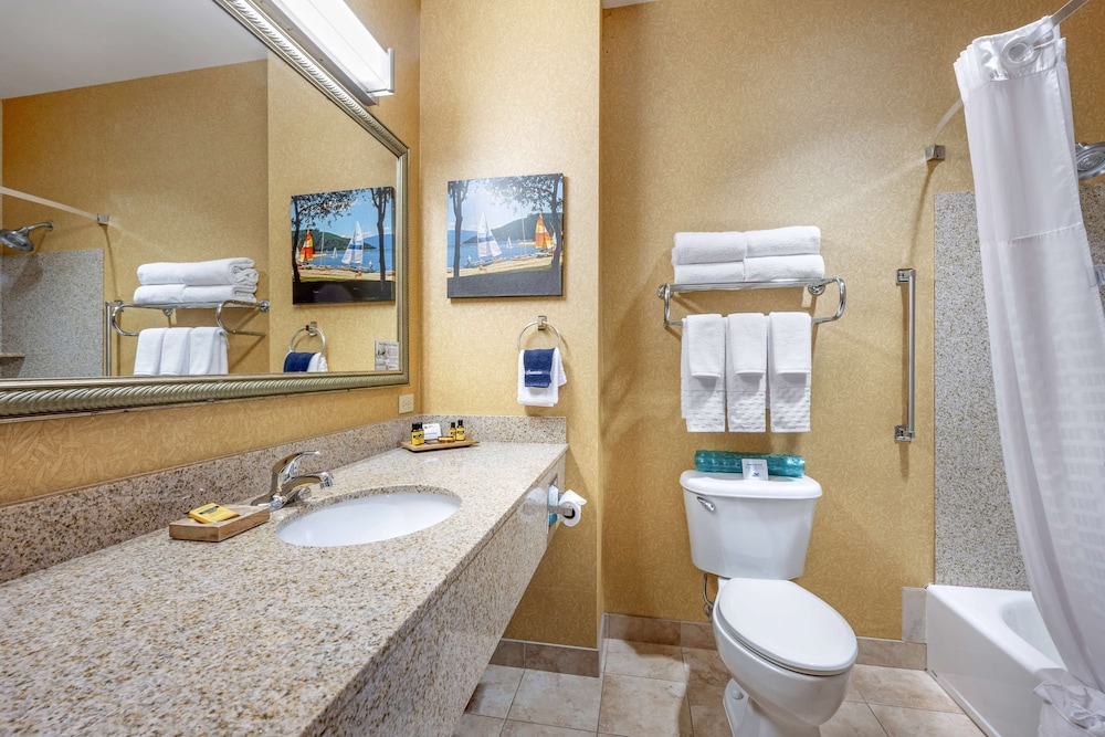 Suite, Multiple Beds, Non Smoking, Refrigerator & Microwave - Photo 7