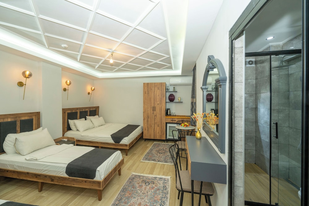Deluxe Quadruple Room photo 2
