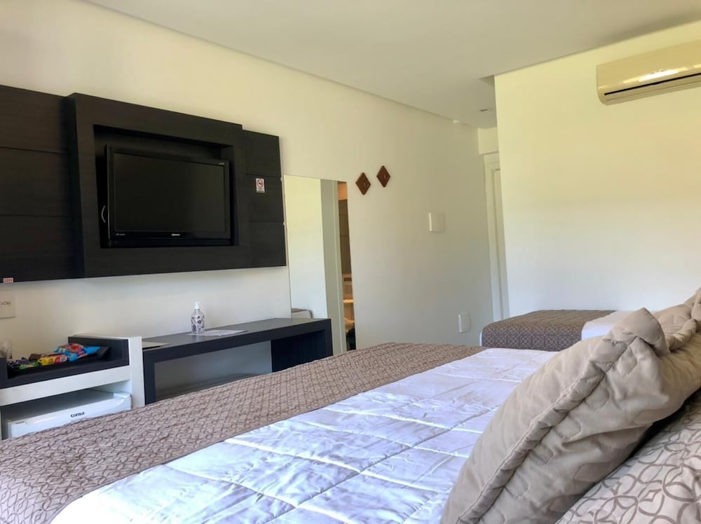 Suite King Size Bed and Balcony photo 2