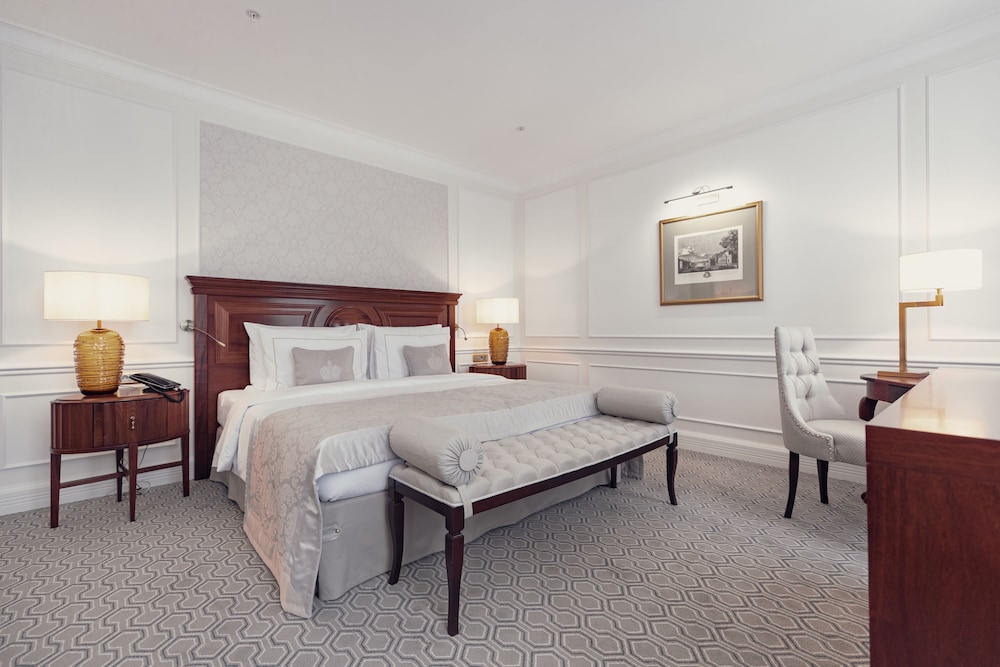 Junior Double Room, 1 King Bed photo 2