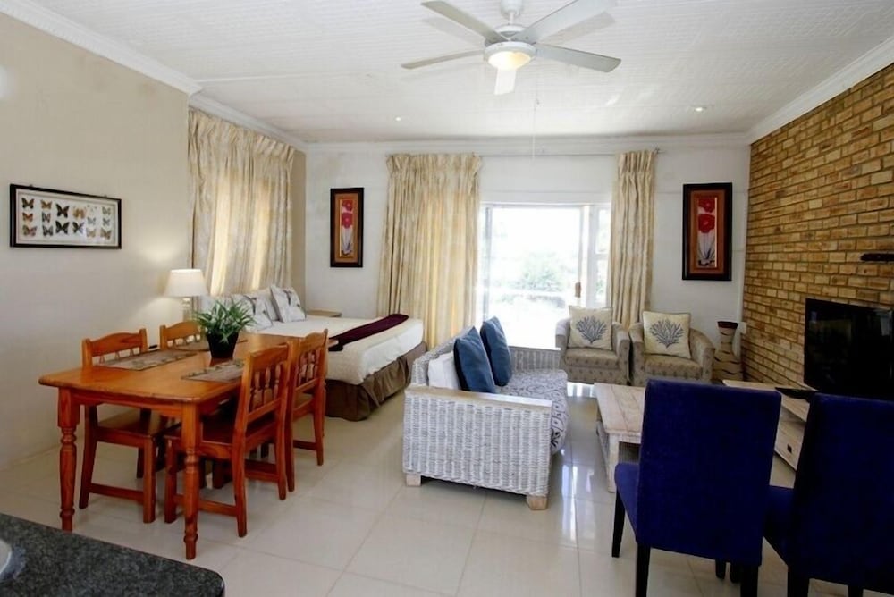 Family Suite (Penthouse) photo 3