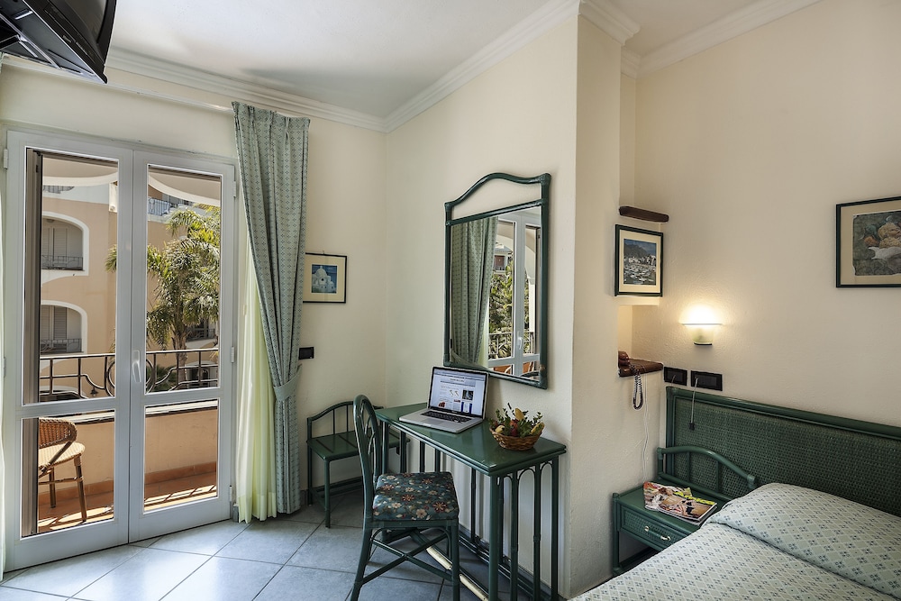 Classic Single Room