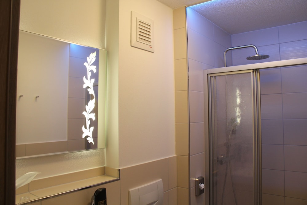 Twin Room - Photo 4