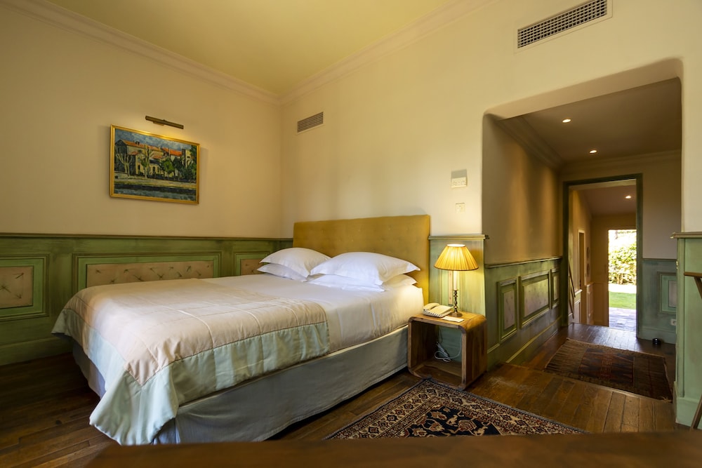 Classic Double Room, 1 Double Bed, Mountain View, Garden Area photo 3