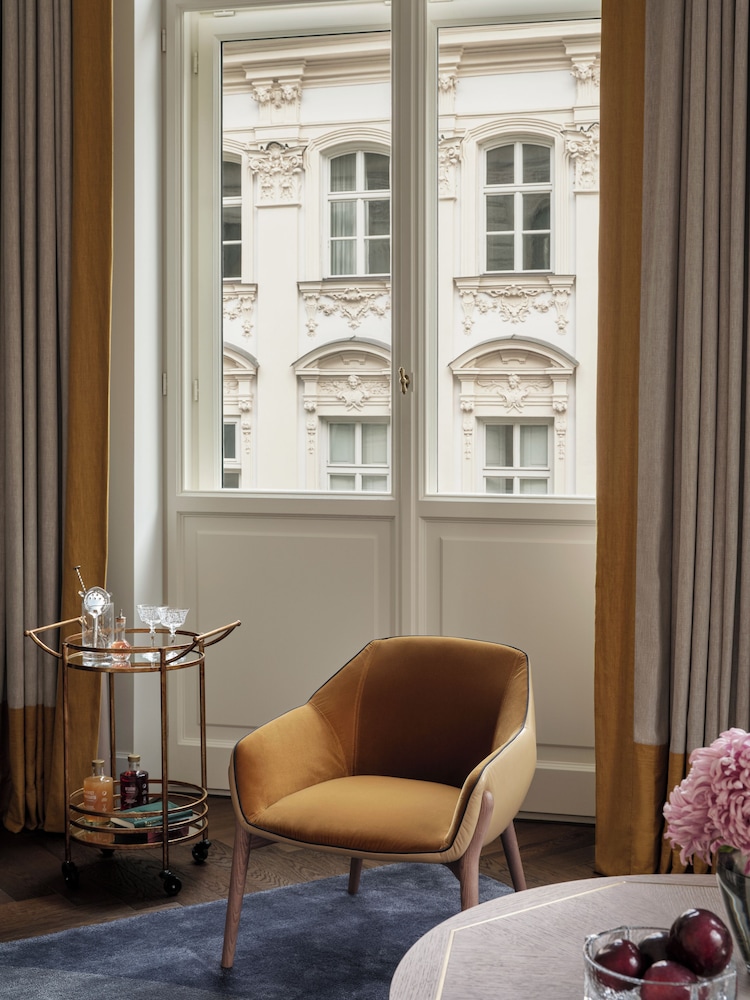 Suite, Multiple Beds, Corner