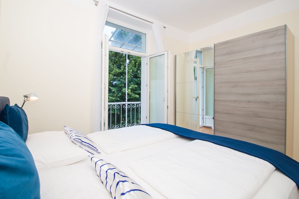 Panoramic Apartment, 1 King Bed with Sofa bed, Non Smoking, Garden Area