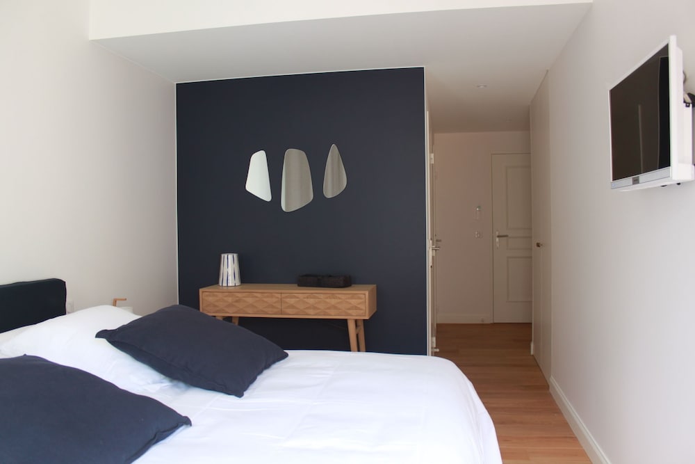 Double Room, Balcony (Miroir d'Eau)
