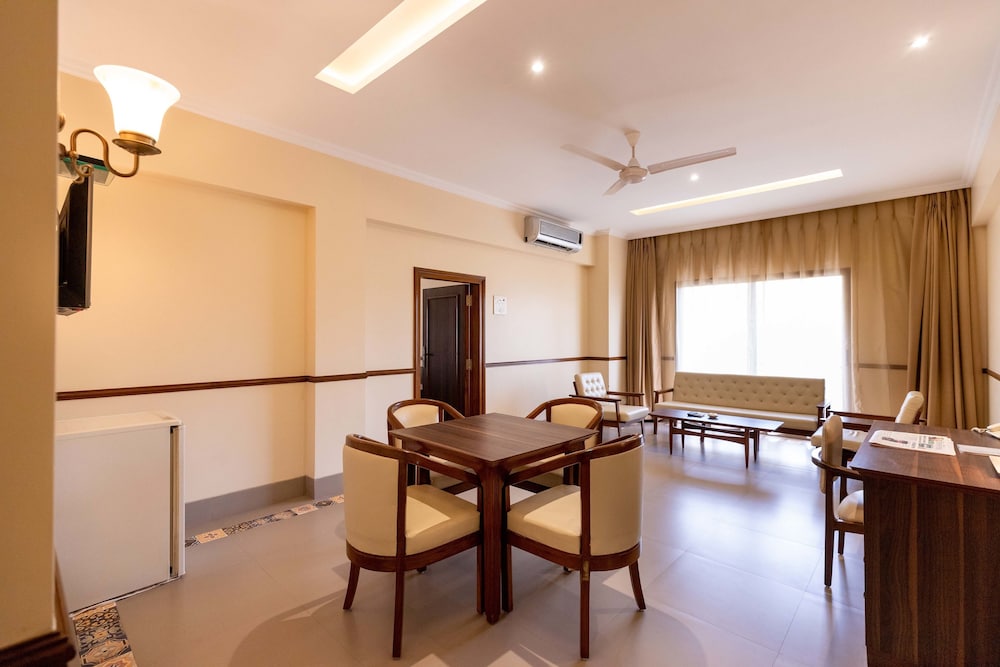 Family Suite - Photo 11