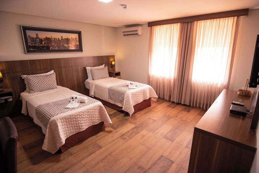 Executive Single Room, 2 Twin Beds, Lake View
