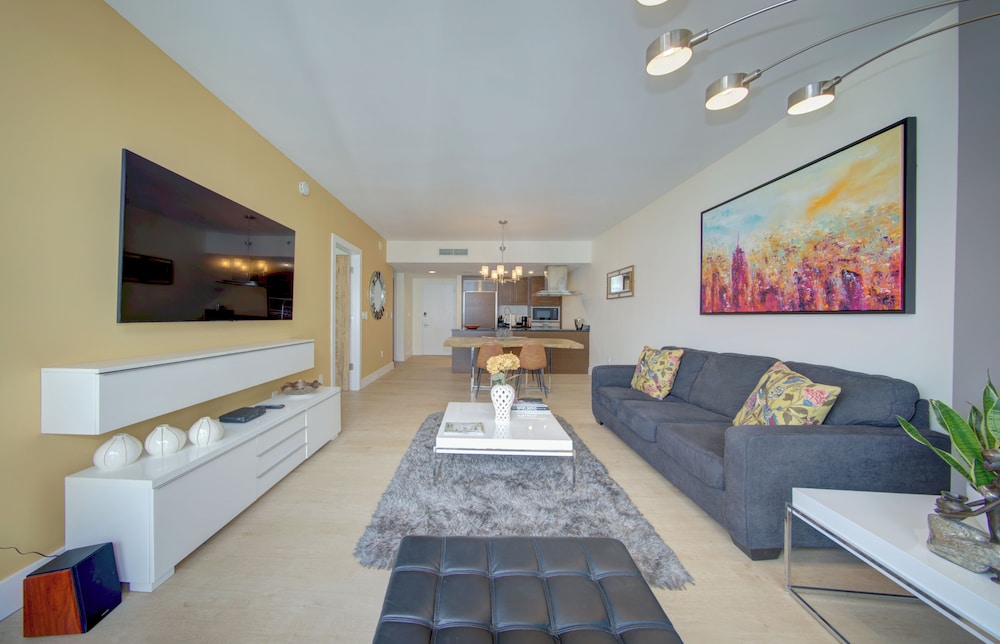 Boutique Apart, 1 King & Sofa Bed, Sauna, River/City Views, Balcony4606 thumbnail 5