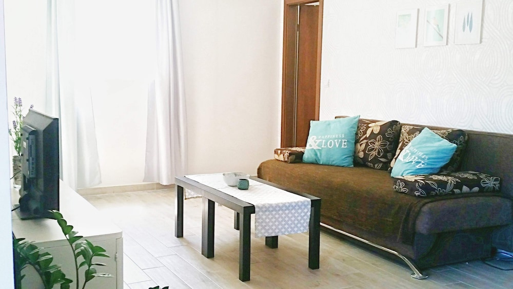 Apartment, 1 Bedroom, Terrace, Garden View (B) photo 1