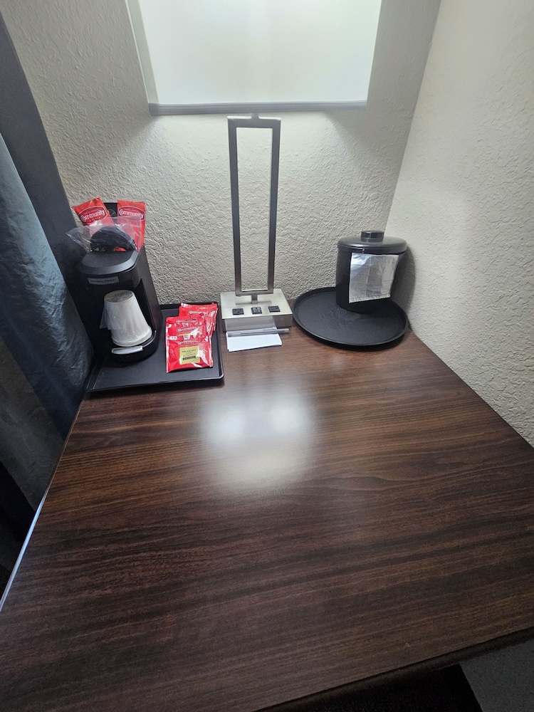 Suite, 1 King Bed photo 2