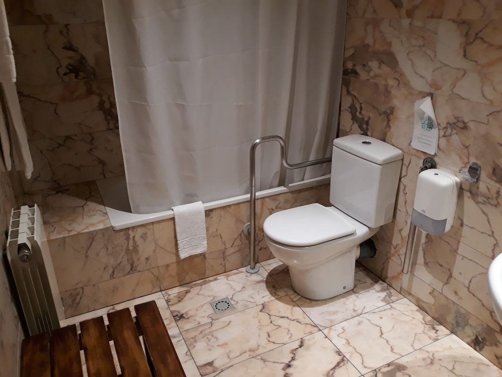 Quadruple Room, Accessible photo 2