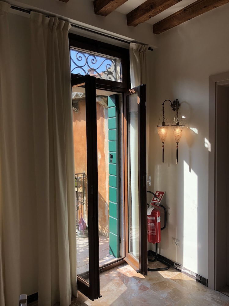 Triple Room, Canal View photo 2