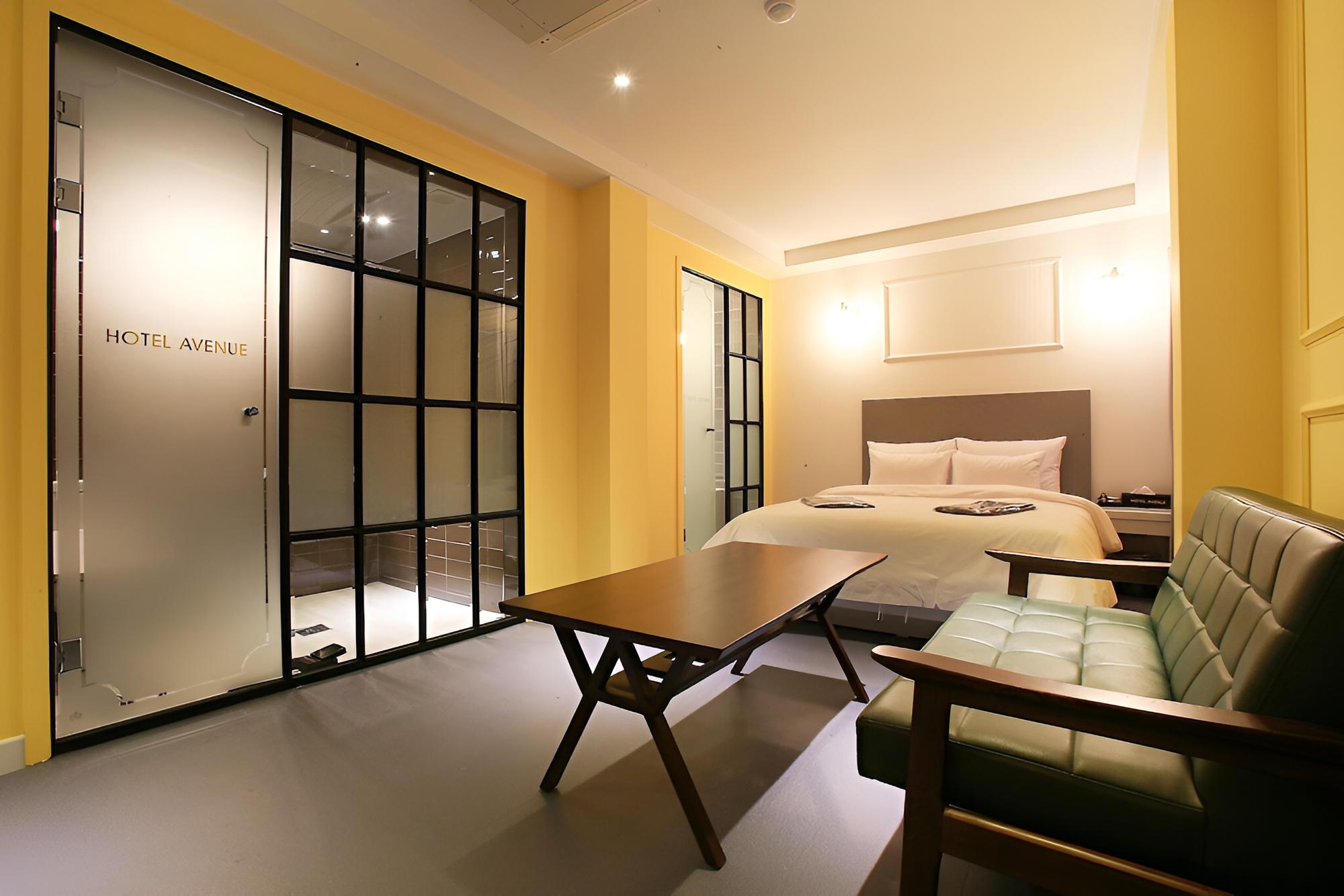 Room (Grand Suite (70-inch TV Spa or Nespre) - Photo 1