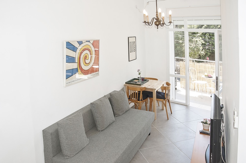 Apartment, 2 Bedrooms (Carmel) photo 1