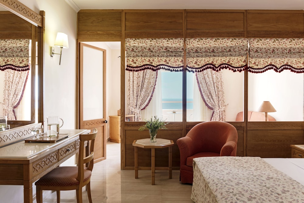 Family Room, Sea View (Superior) - Photo 1