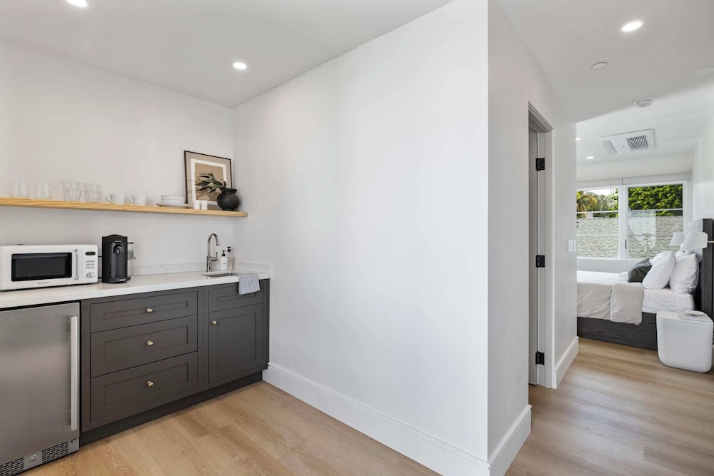 Executive Studio, 1 Queen Bed, Kitchenette photo 2