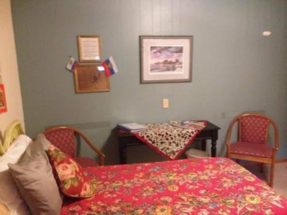Comfort Room (Two beds with private bath) photo 3