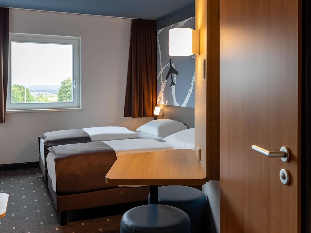 Twin Room - Photo 5
