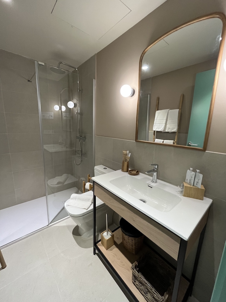 Economy Double Room - Photo 4