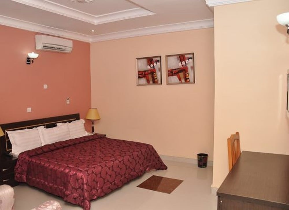Executive Room - Photo 3