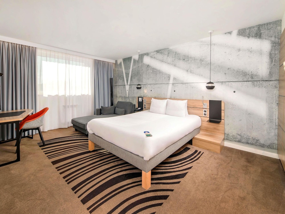Superior Suite, 1 Queen Bed with Sofa bed photo 3