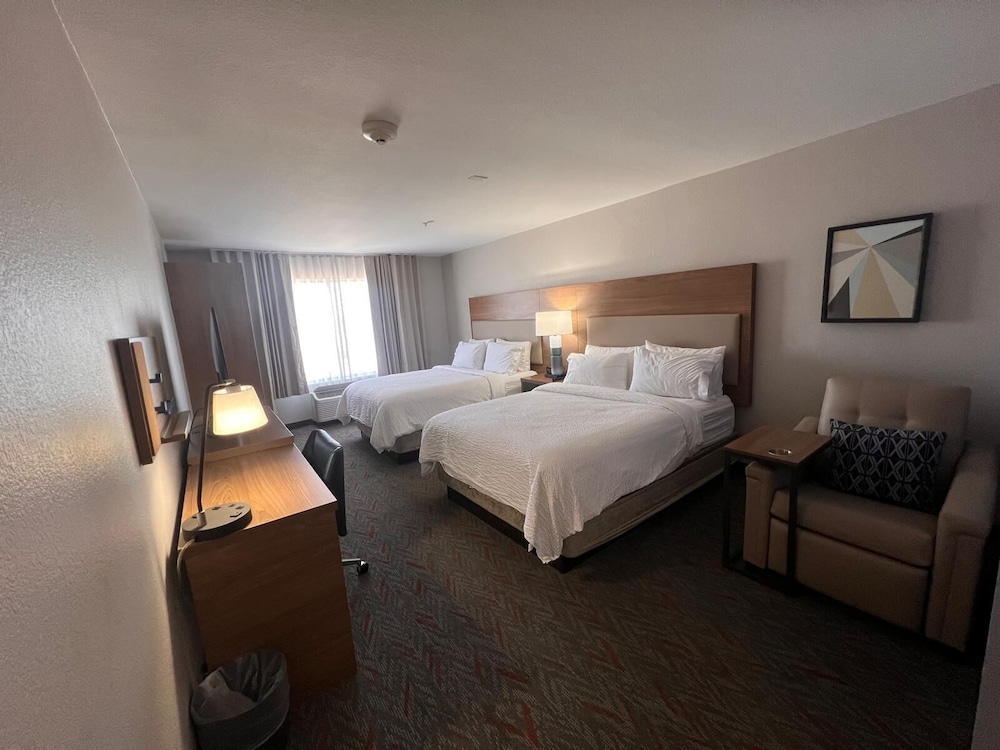 Standard Room, 2 Queen Beds - Photo 4
