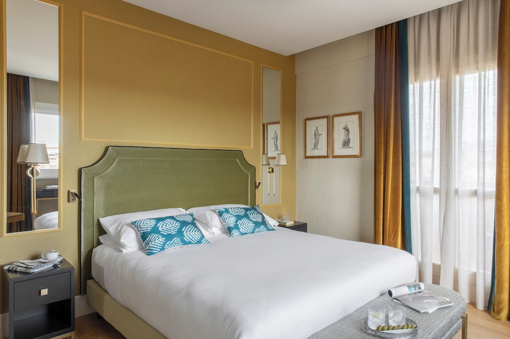 Executive Double Room, Balcony, City View photo 3