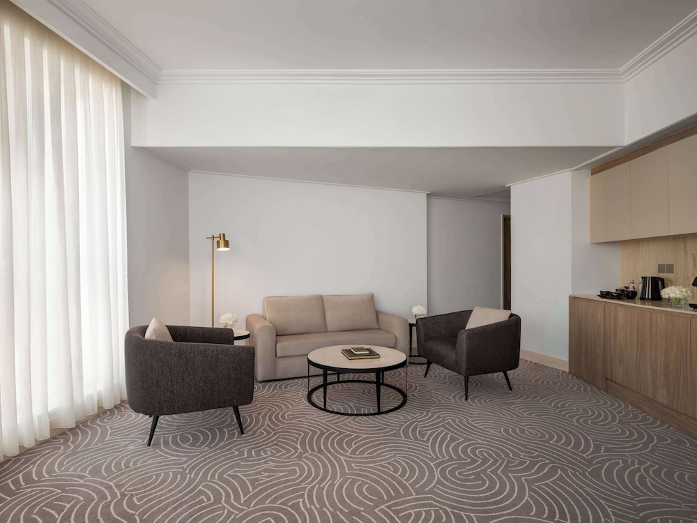Superior Suite, 1 King Bed (Partial Haram View) - Photo 10