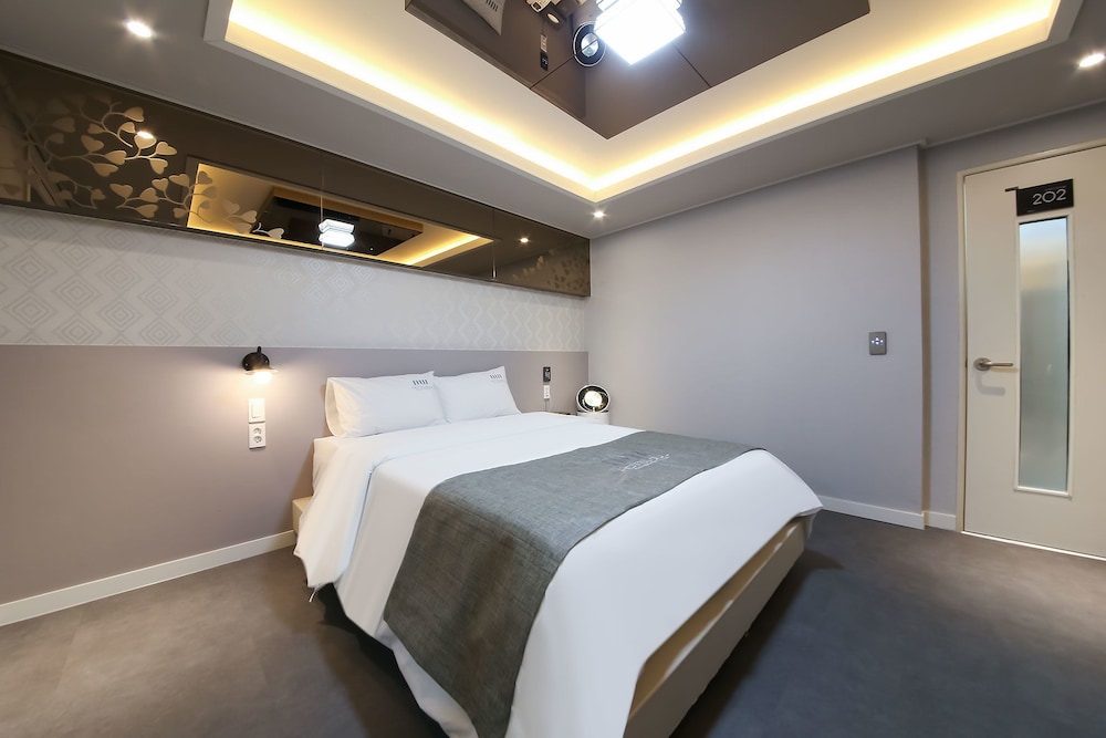 Standard Room - Photo 12