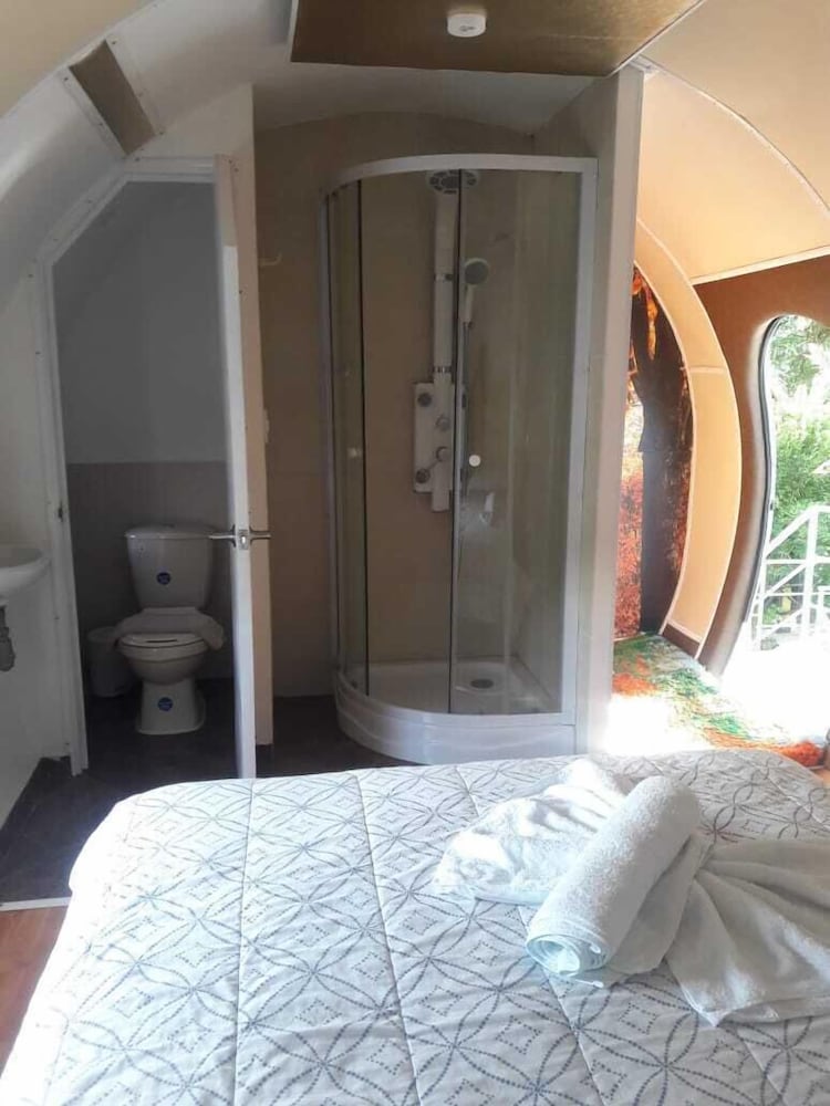 Deluxe Quadruple Room, Multiple Beds photo 2