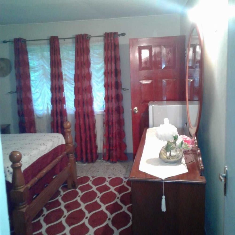 Luxury Room (Red) photo 2