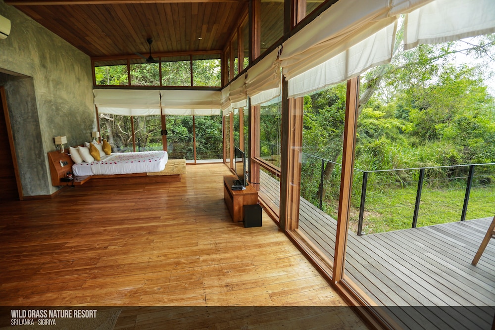 Deluxe Villa, 1 King Bed, Patio, Garden Area photo 1
