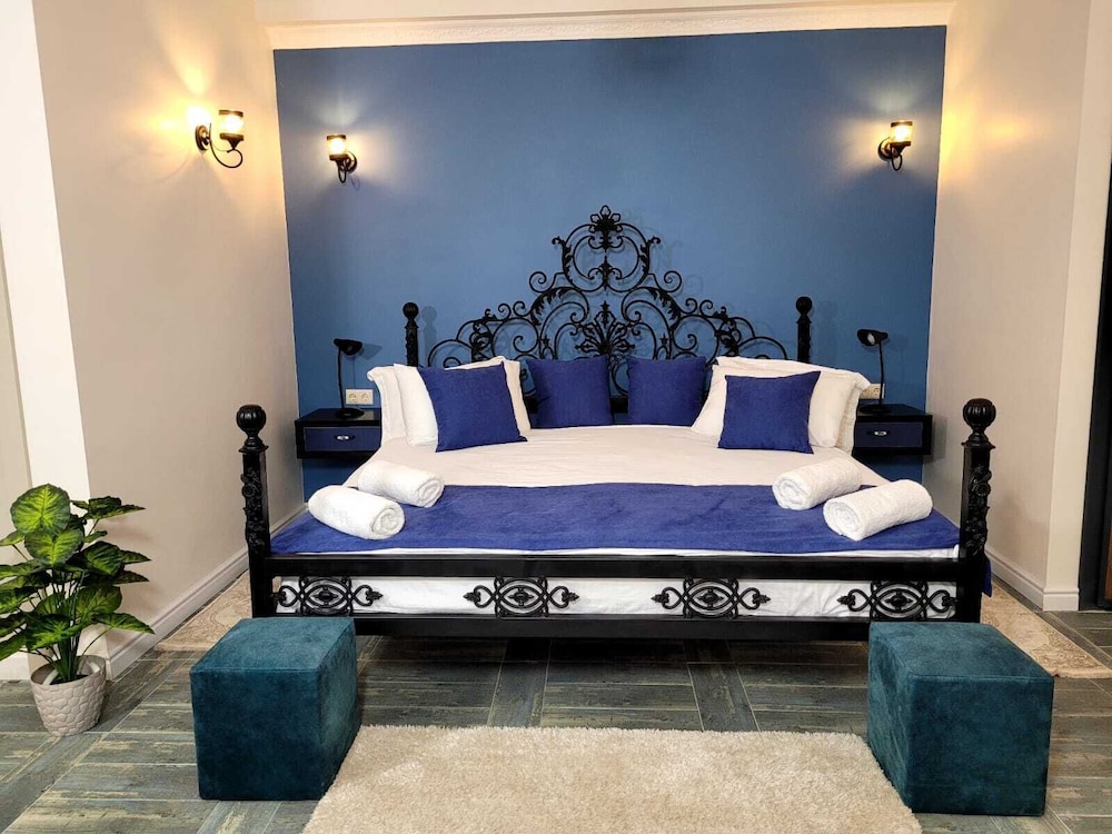 Exclusive Room, 1 King Bed, Garden View