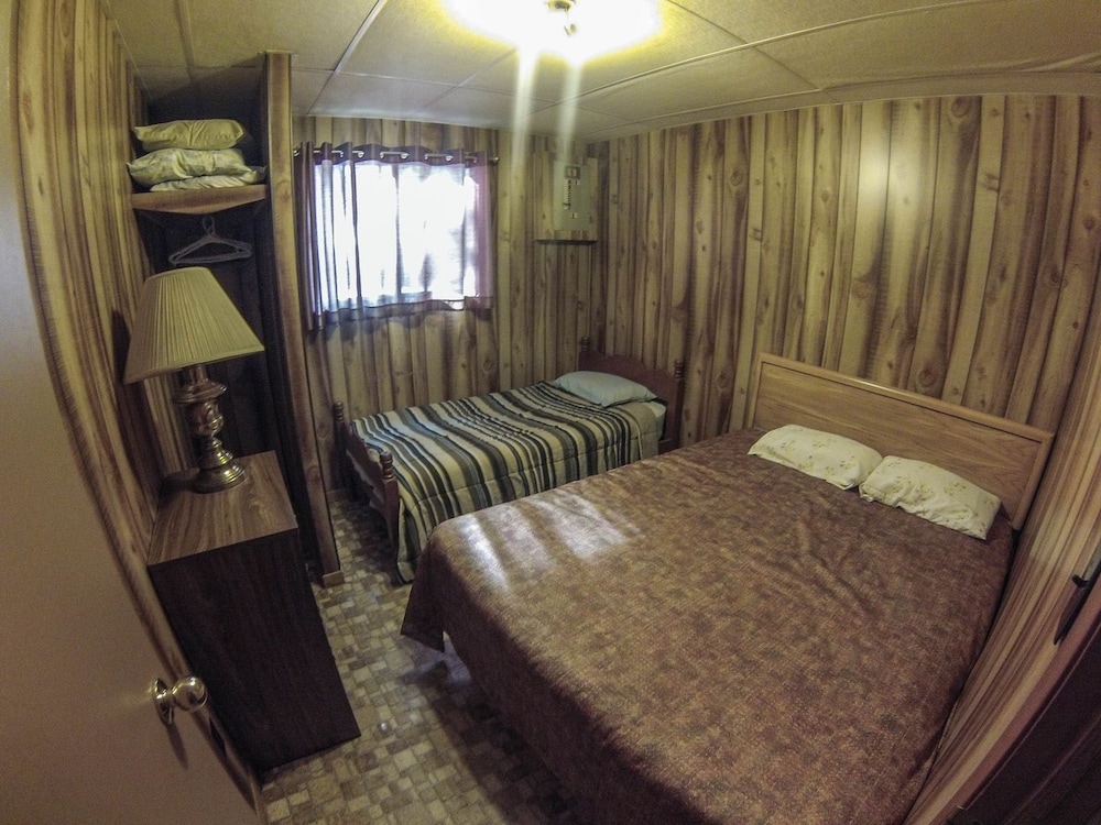 Grand Cottage, 2 Bedrooms, Lakeside photo 1